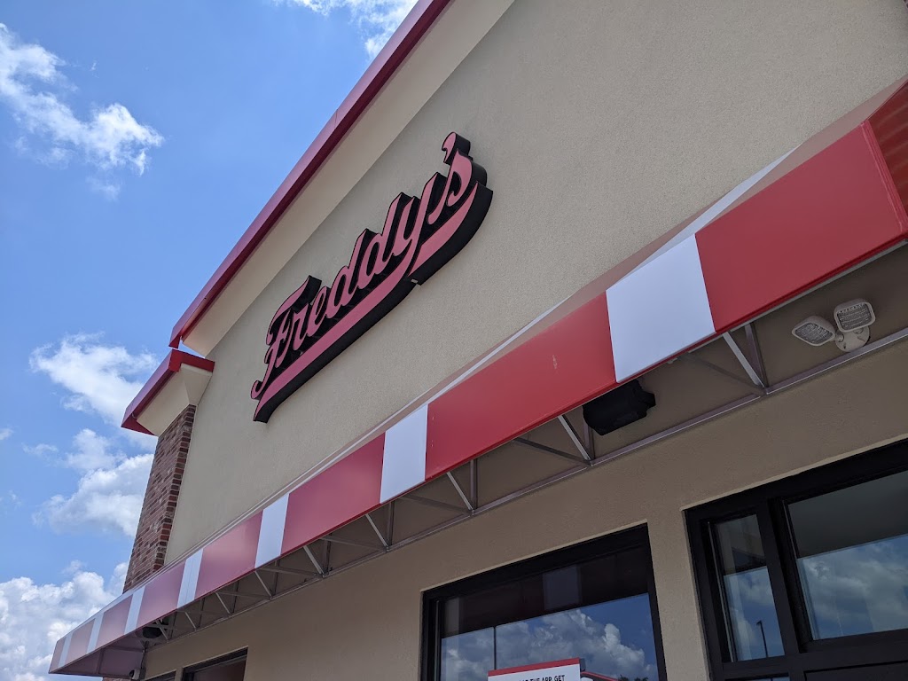 Freddy’s Frozen Custard & Steakburgers | restaurant | 2415 Costco Wy, Bellevue, WI 54311, USA | 9203013791 OR +1 920-301-3791