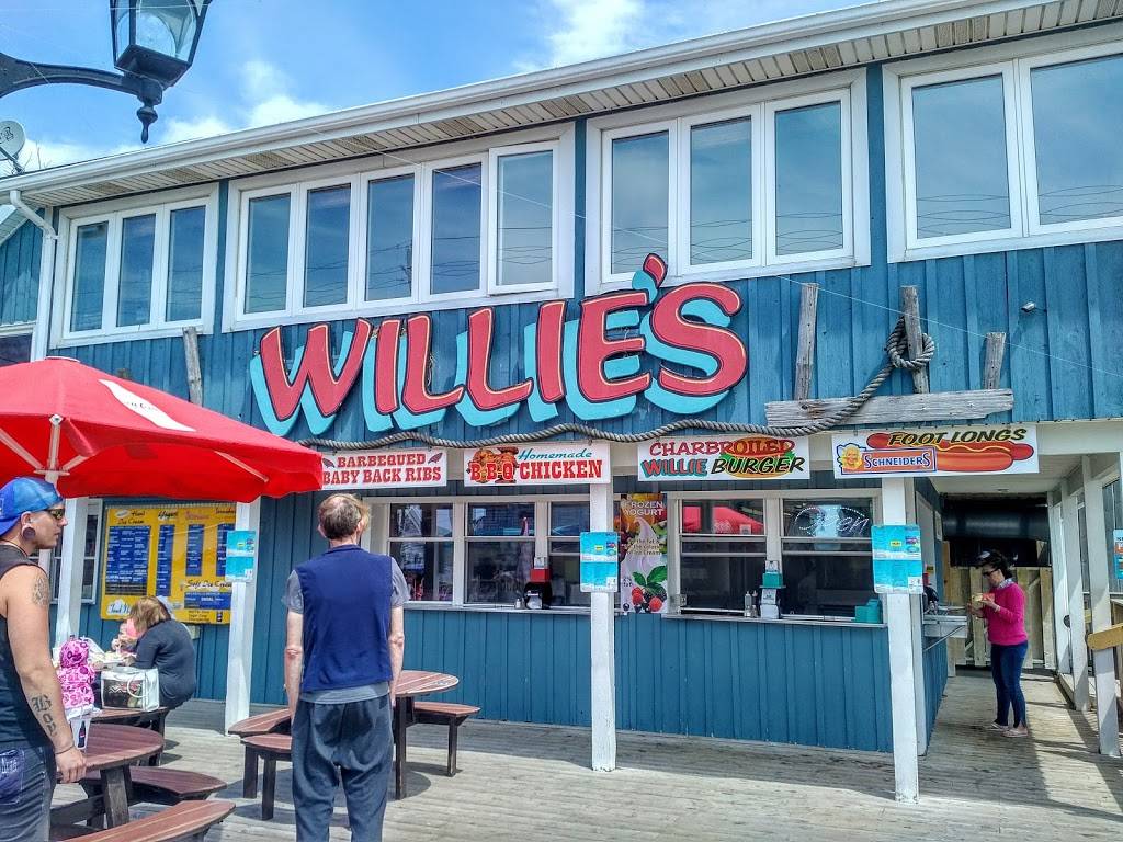 Willies | restaurant | 6 St George St, Port Dover, ON N0A 1N0, Canada | 5195833687 OR +1 519-583-3687