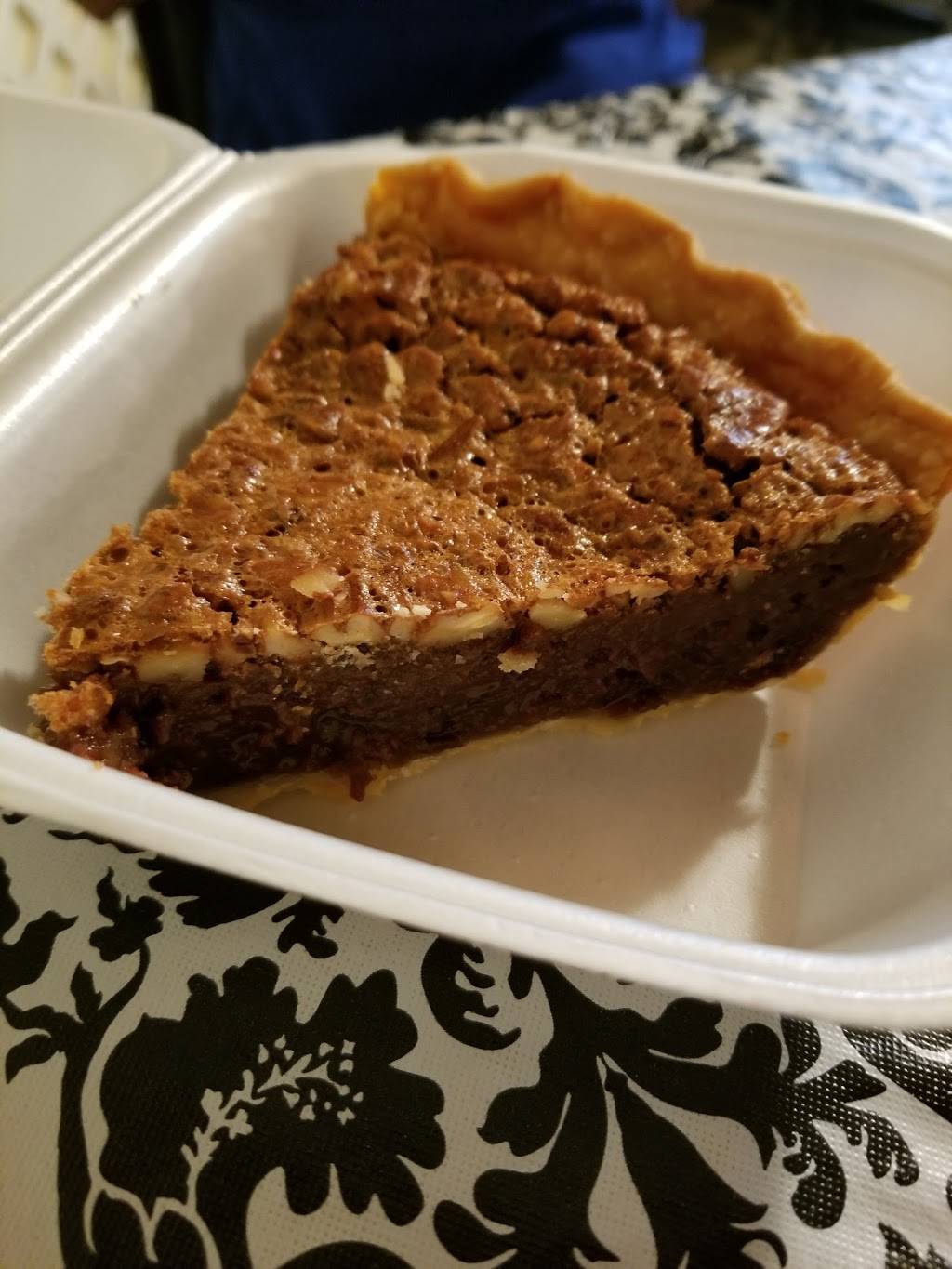 Ferraris Restaurant | restaurant | 1425 N Main St, Taylor, TX 76574, USA | 5123657736 OR +1 512-365-7736