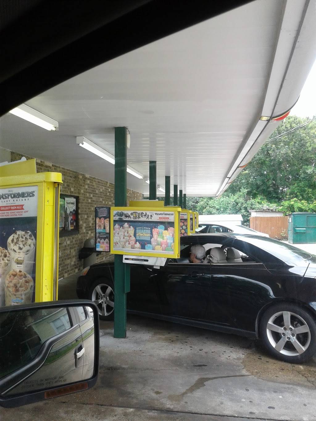 Sonic Drive-In | restaurant | 4725 Main St, Moss Point, MS 39563, USA | 2284756725 OR +1 228-475-6725