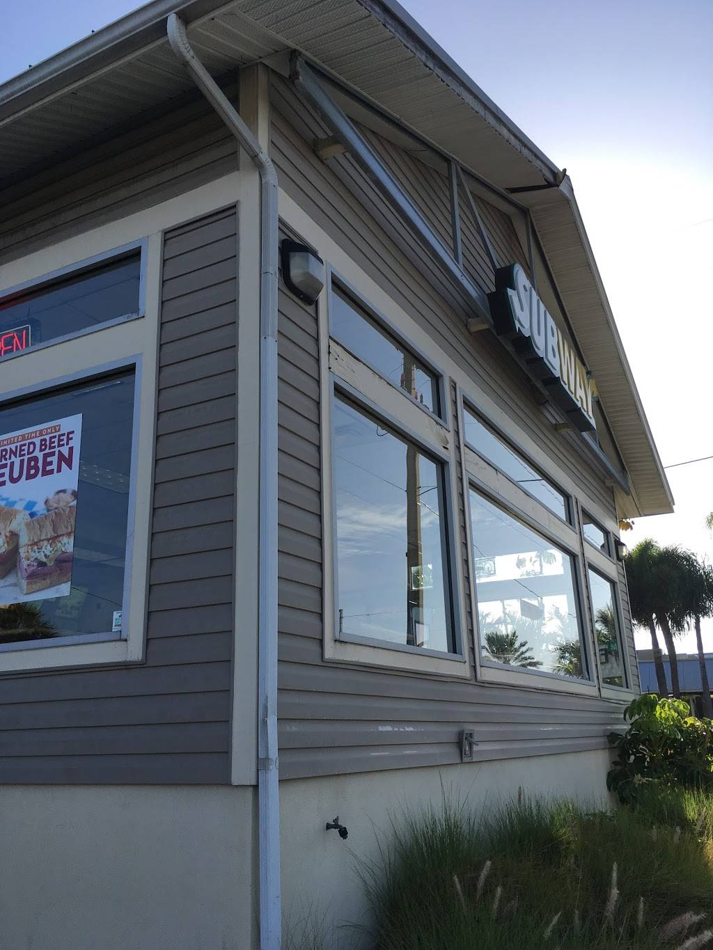 Subway | restaurant | 5901 Gulf Blvd, St. Petersburg Beach, FL 33706, USA | 7273633299 OR +1 727-363-3299