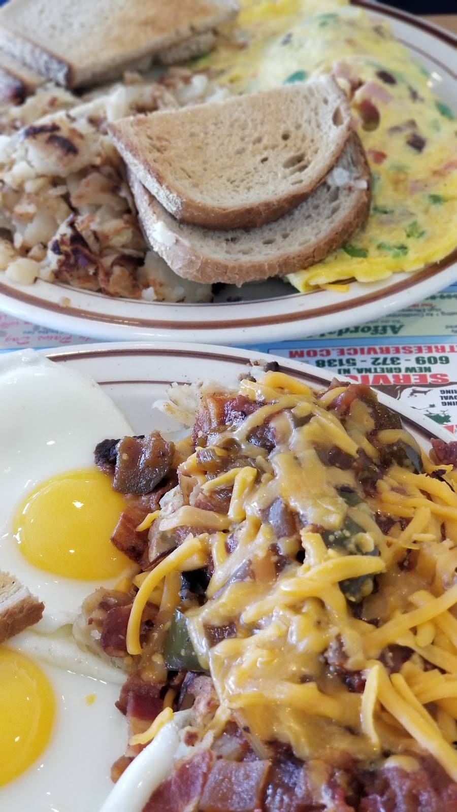 Freds Beach Haven Diner | restaurant | 305 N Bay Ave, Beach Haven, NJ 08008, USA | 6094924269 OR +1 609-492-4269