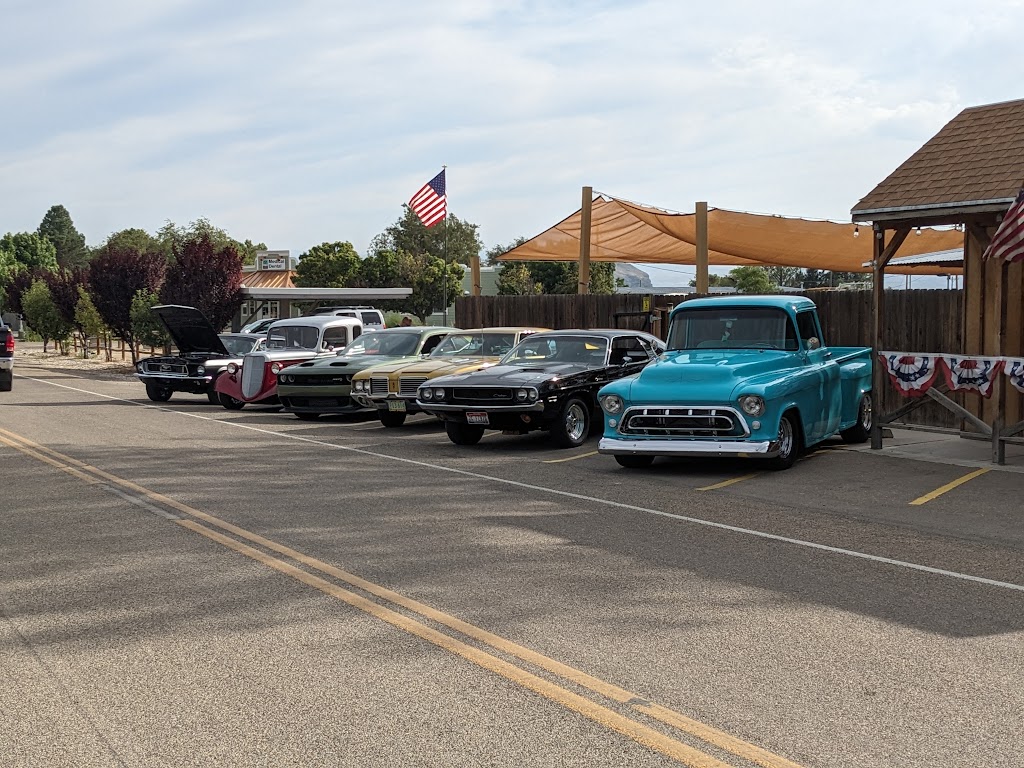 Bucks Saloon & Steakhouse | restaurant | 217 Broadway Ave, Melba, ID 83641, USA | 2084951700 OR +1 208-495-1700