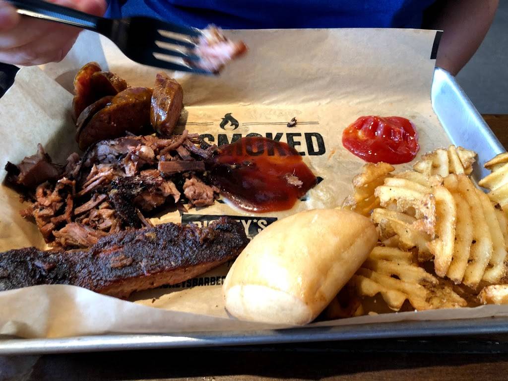 Dickeys Barbecue Pit | restaurant | 1081 N 21st St, Newark, OH 43055, USA | 7409156331 OR +1 740-915-6331
