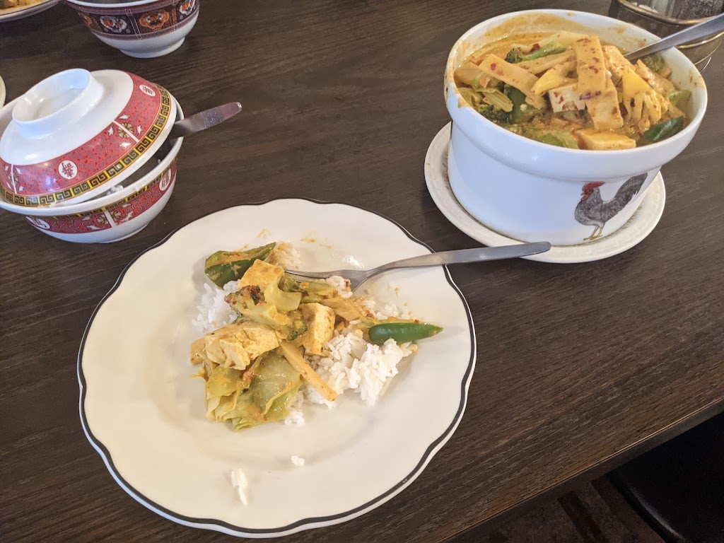 Elkhorn Club & Lindas Thai | restaurant | 457 N Broadway Ave, Burns, OR 97720, USA | 5415733201 OR +1 541-573-3201