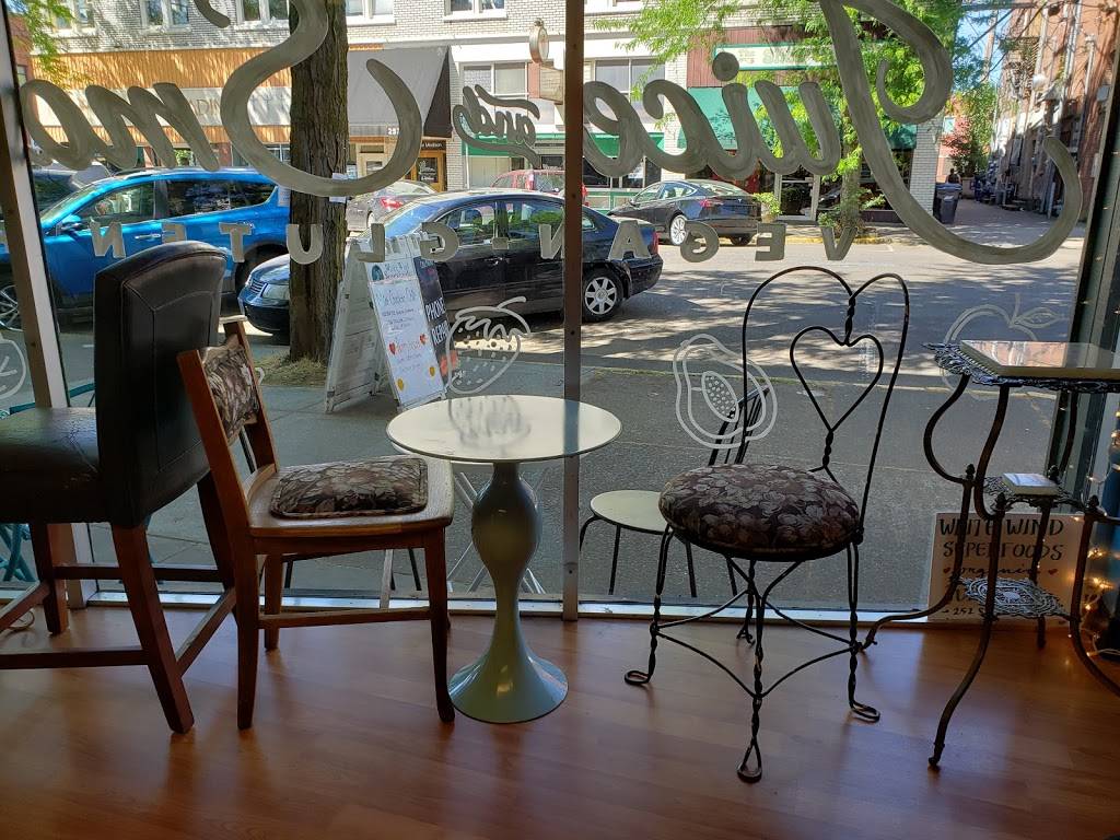 White Wind Superfoods | restaurant | 252 SW Madison Ave #100, Corvallis, OR 97333, USA | 5412073251 OR +1 541-207-3251