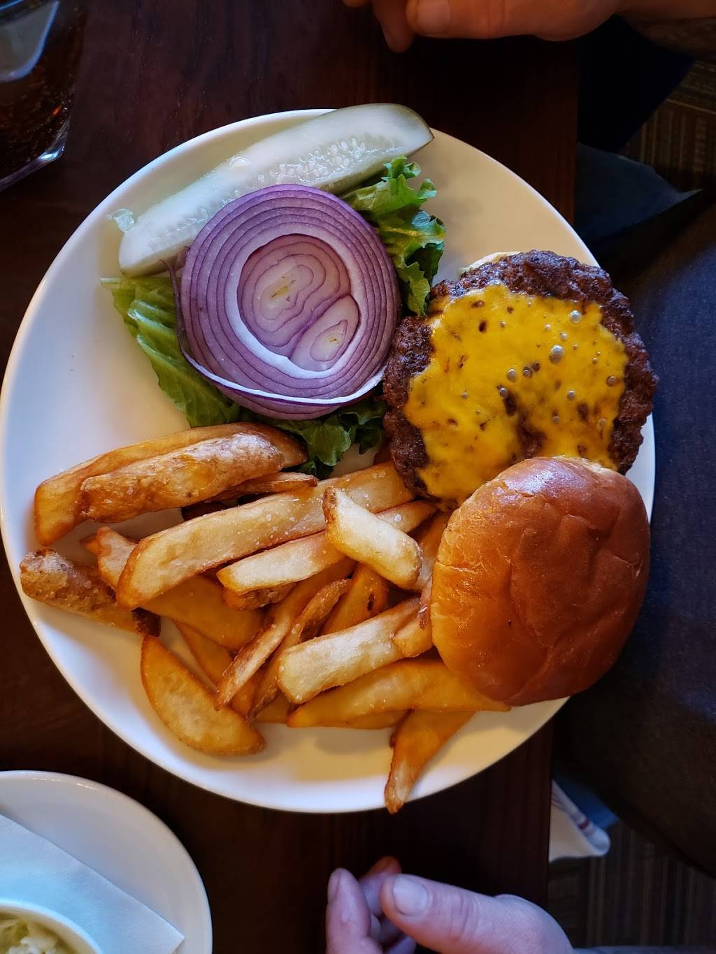 Nikos R & R Supper Club | restaurant | 7509 S Grant Hwy, Marengo, IL 60152, USA | 8155062055 OR +1 815-506-2055