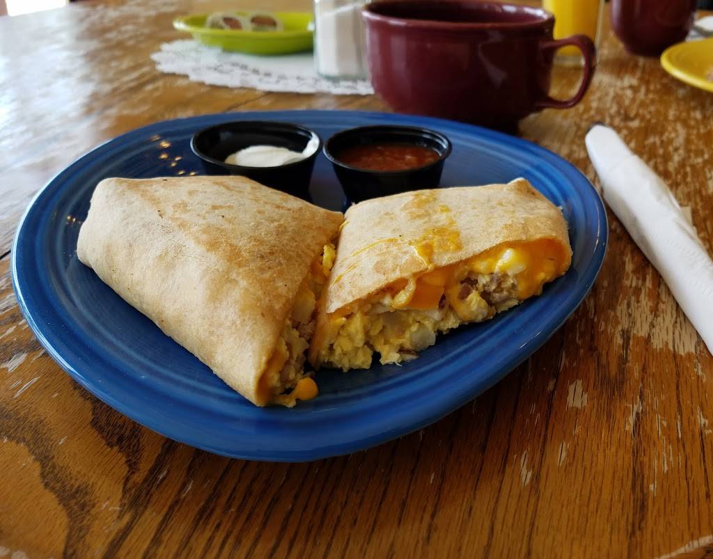 Simply Celias | restaurant | 142 S Main St, Wayland, MI 49348, USA | 2693971737 OR +1 269-397-1737