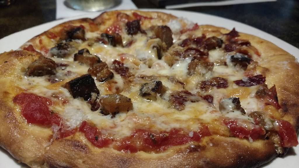 5 Point Public House and Oyster Bar | restaurant | 1210 20th St S, Birmingham, AL 35205, USA | 2059180726 OR +1 205-918-0726