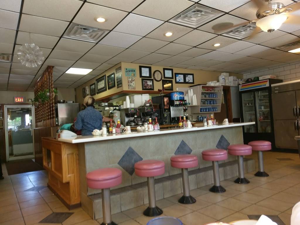 Rays Family Restaurant | restaurant | 801 St Charles St, Elgin, IL 60120, USA | 8477417110 OR +1 847-741-7110