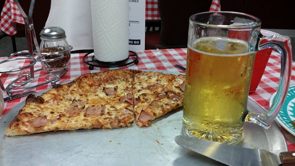 Genos Golden Pizza & Pub | restaurant | 113 N Riverview Dr, Parchment, MI 49004, USA | 2693457266 OR +1 269-345-7266