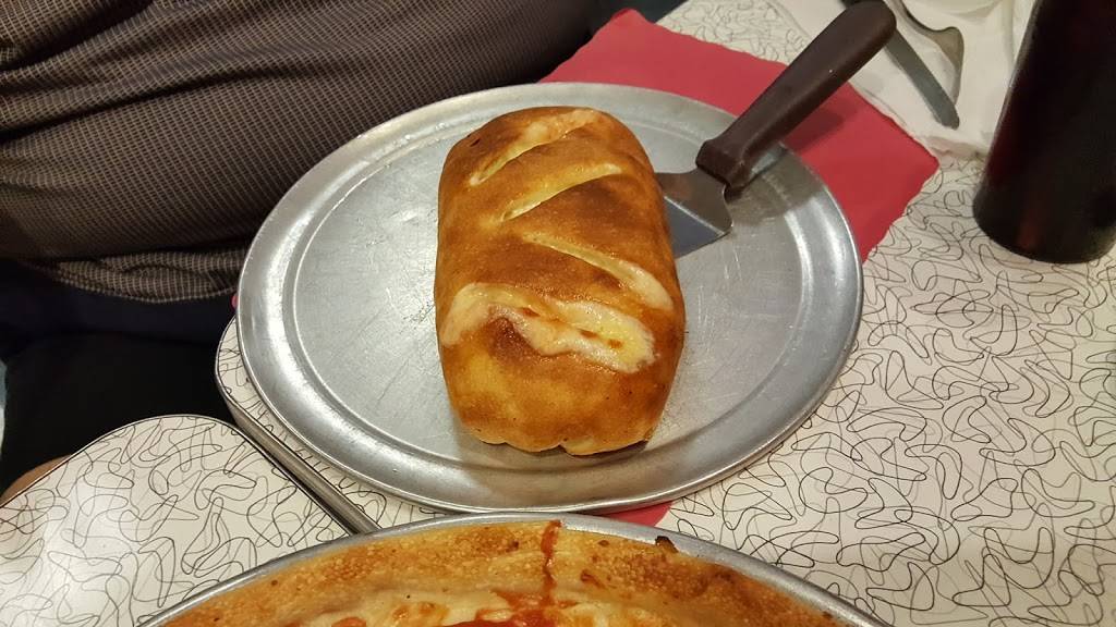 Julios Famous Pizzeria | restaurant | 515 S Oxford Valley Rd, Fairless Hills, PA 19030, USA | 2159454355 OR +1 215-945-4355