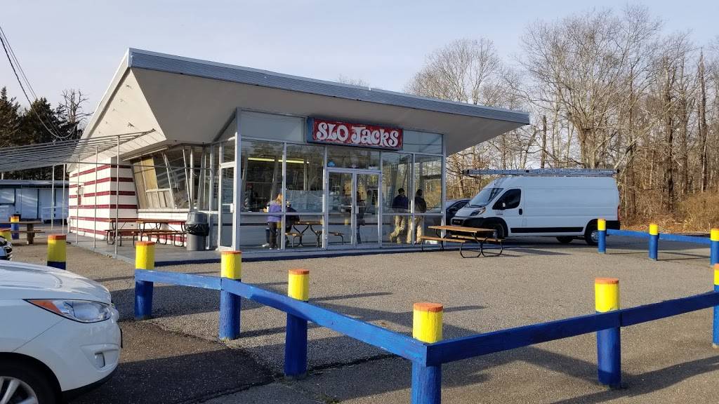 Slo-Jacks Drive-In | restaurant | 212 W Montauk Hwy, Hampton Bays, NY 11946, USA | 6317289601 OR +1 631-728-9601