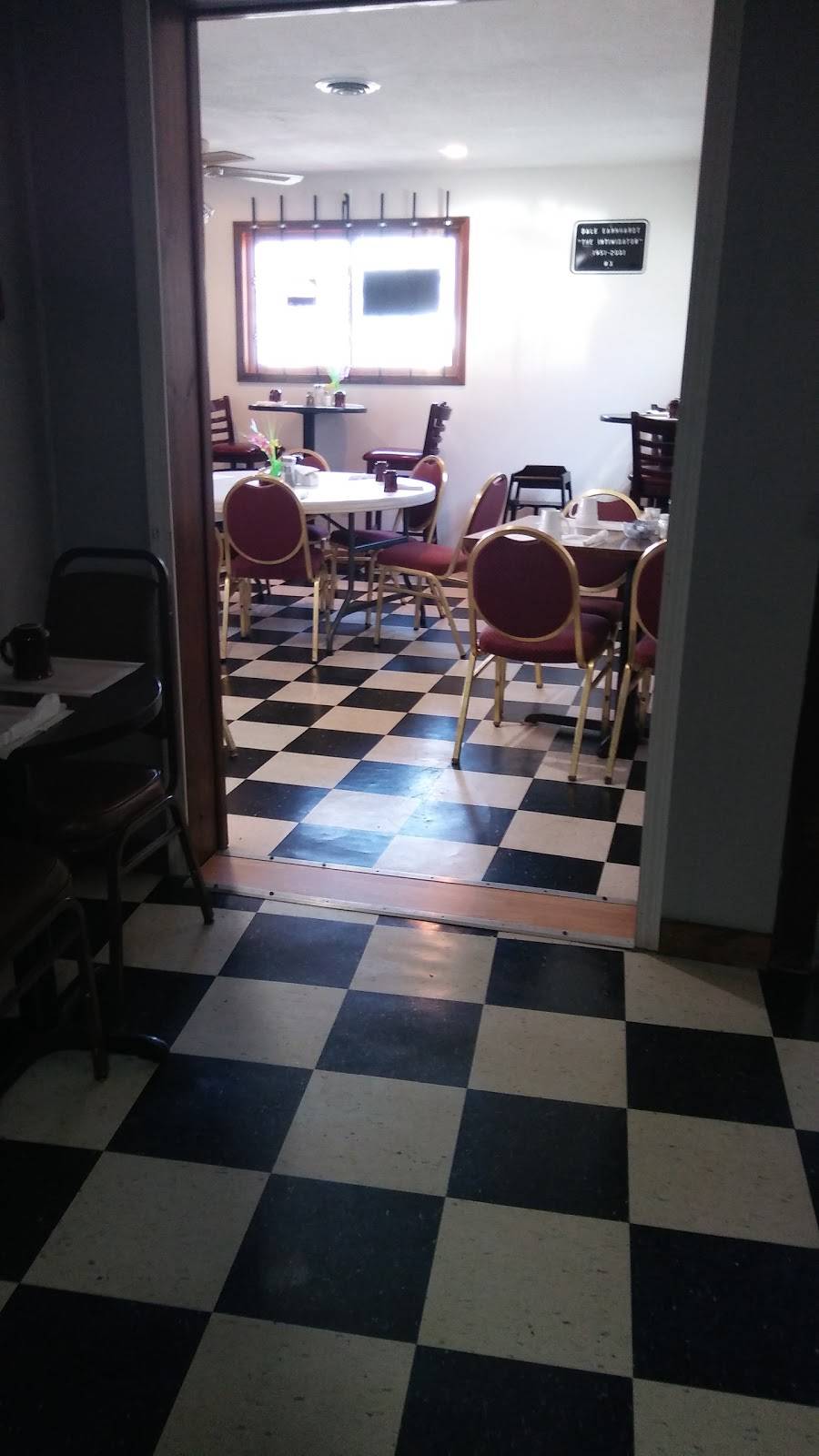 Da Lees Cozy Corner | restaurant | 720 E Main St, Streator, IL 61364, USA | 8156729299 OR +1 815-672-9299