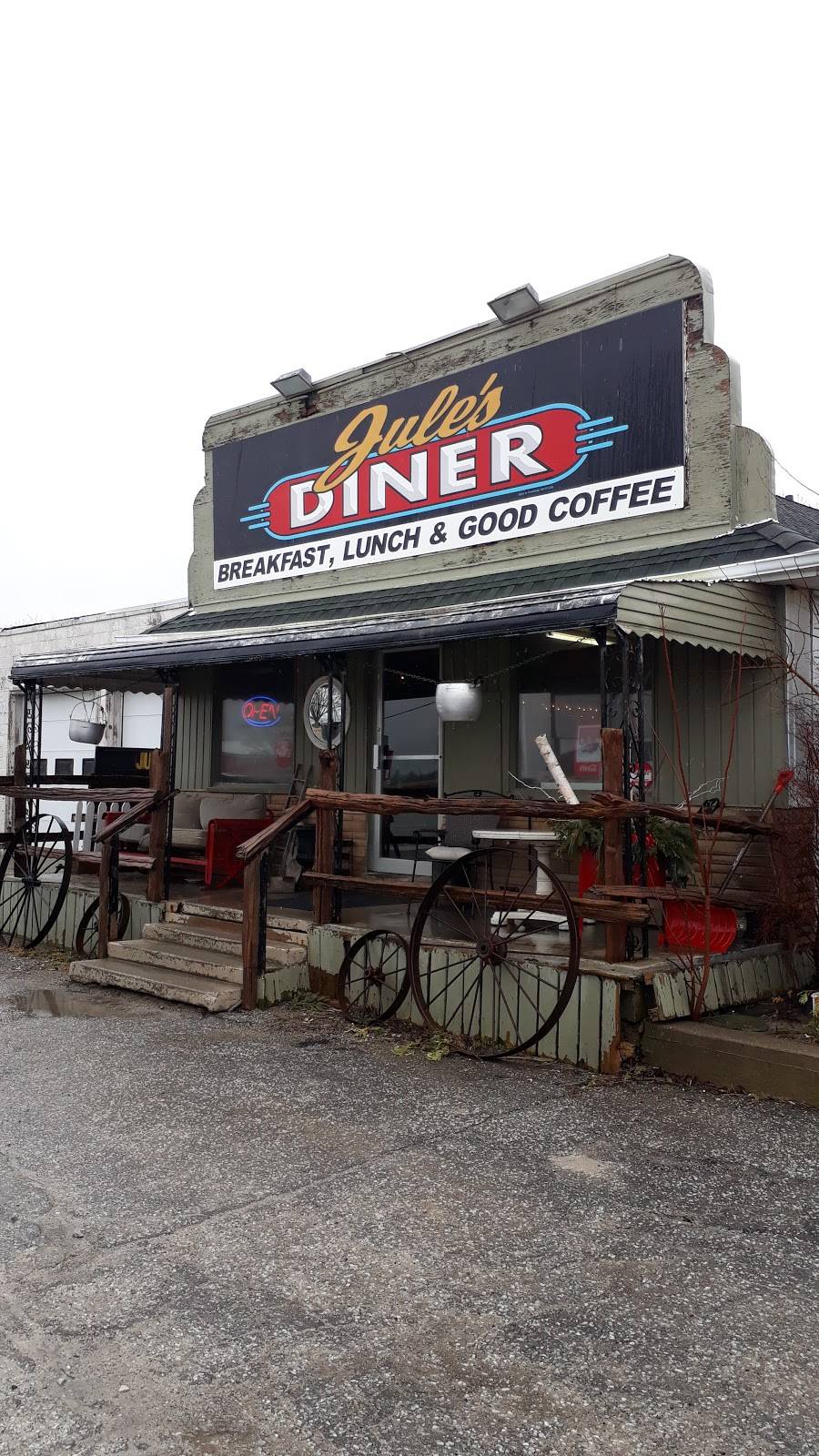 Jules Diner | restaurant | 2195 County Rd 42, Belle River, ON N0R 1A0, Canada | 5197283518 OR +1 519-728-3518