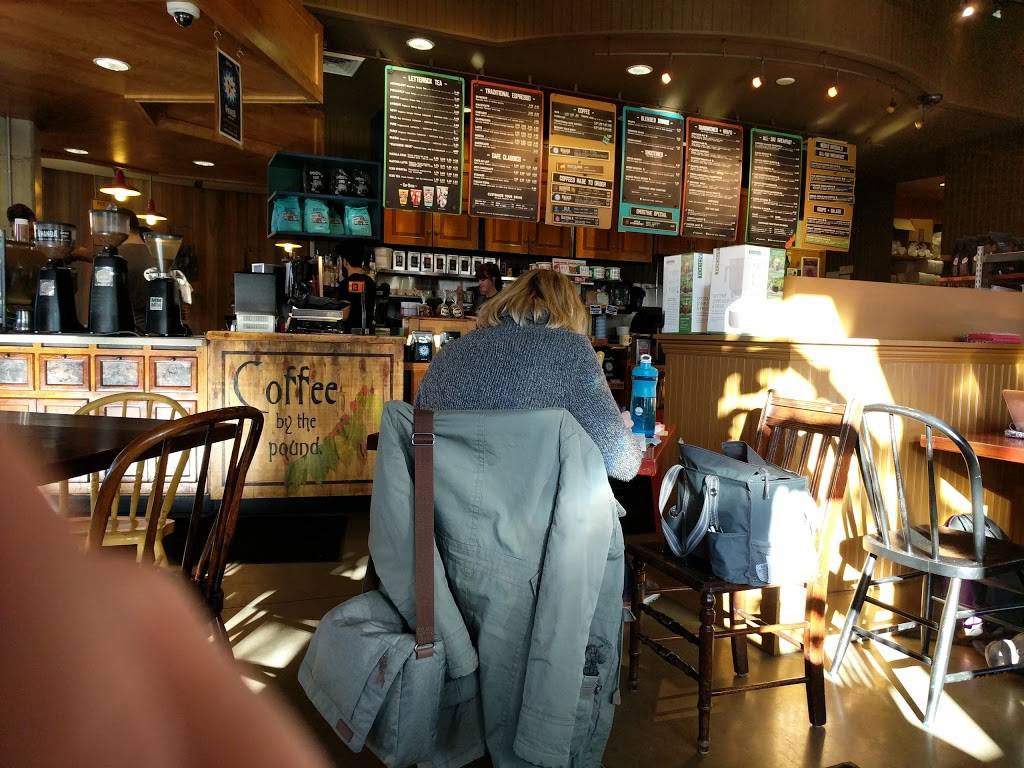 Colectivo Coffee - Shorewood | cafe | 4500 N Oakland Ave, Shorewood, WI 53211, USA | 4143128295 OR +1 414-312-8295