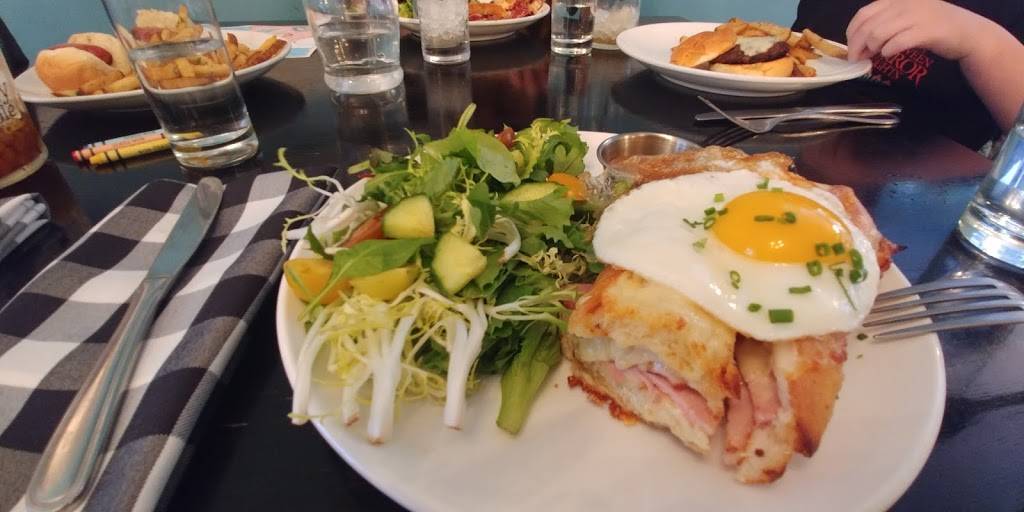 Sweet Petes Candy | restaurant | 400 N Hogan St, Jacksonville, FL 32202, USA | 9043767161 OR +1 904-376-7161