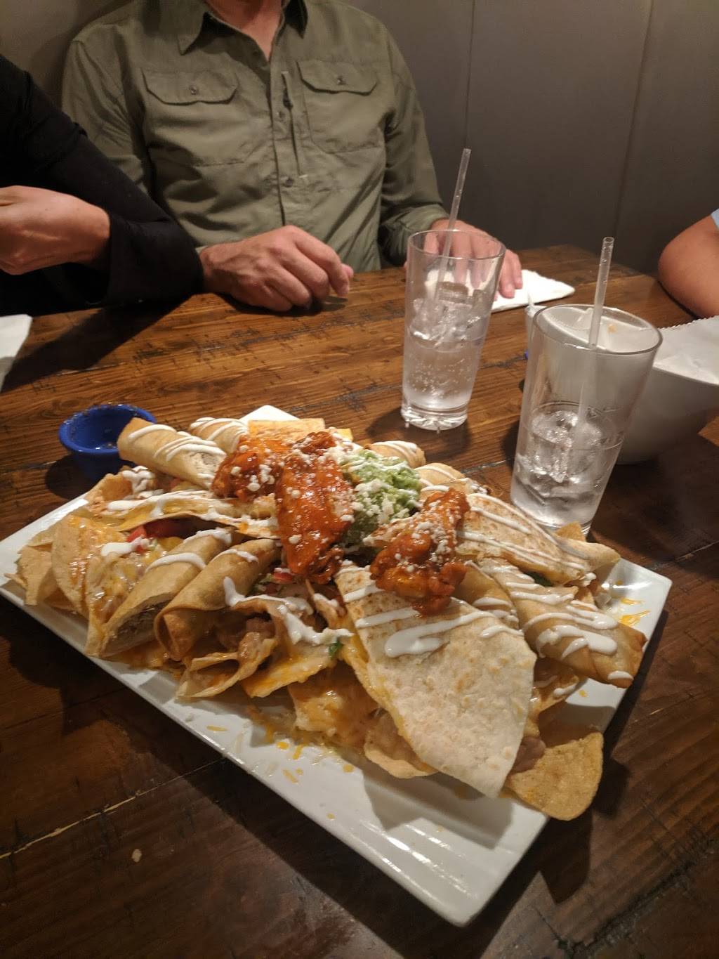 Agave Mexican Grill | restaurant | 250 Oak St, Bakersfield, CA 93304, USA | 6613224283 OR +1 661-322-4283