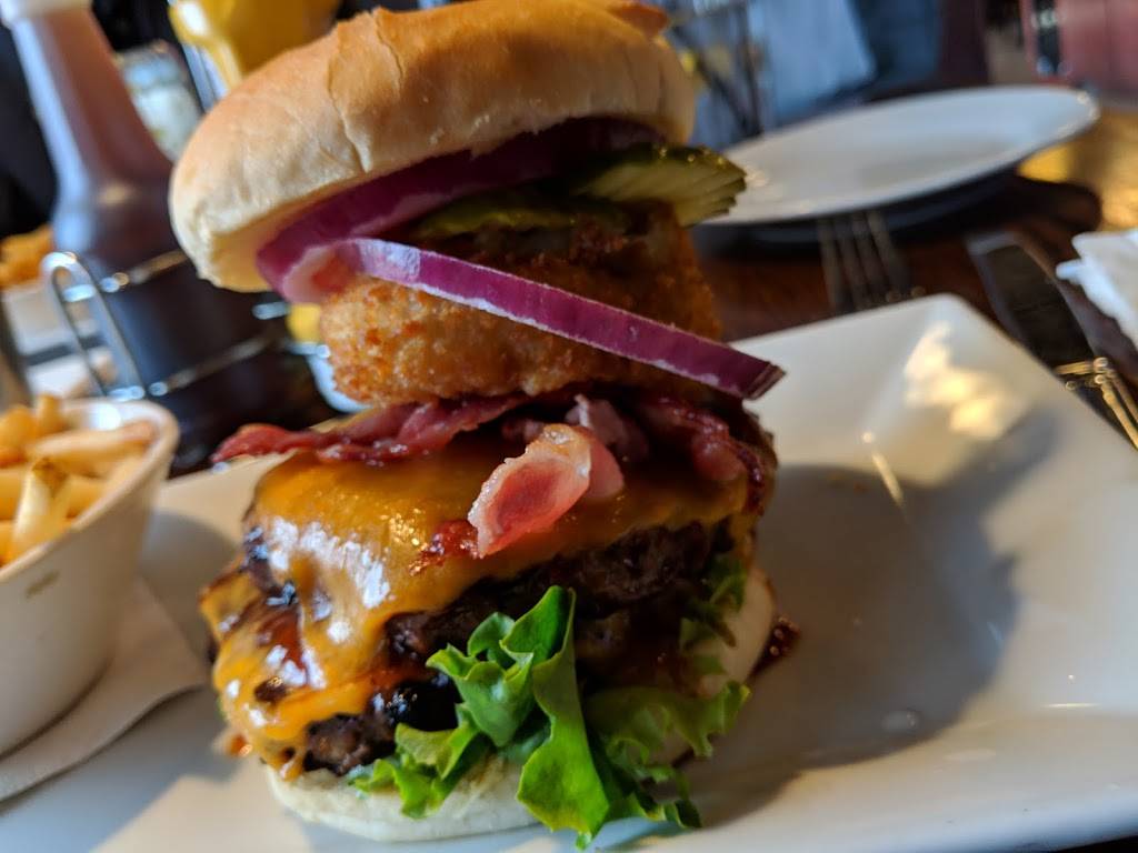 Crabby Joes Bar • Grill | restaurant | 456 Fairview Dr, Brantford, ON N3R 7A9, Canada | 5197580100 OR +1 519-758-0100