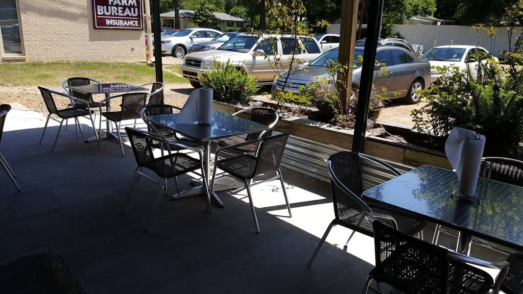 Crawfish Barn | restaurant | 3190 US-80, Pearl, MS 39208, USA | 6019407536 OR +1 601-940-7536