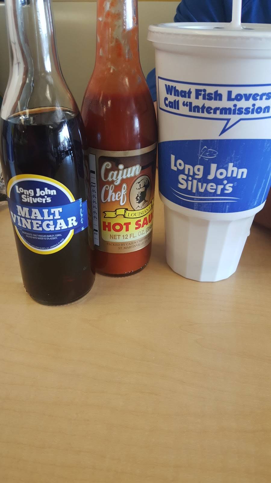 Long John Silvers | restaurant | 2904 N Navarro St, Victoria, TX 77901, USA | 3612374982 OR +1 361-237-4982