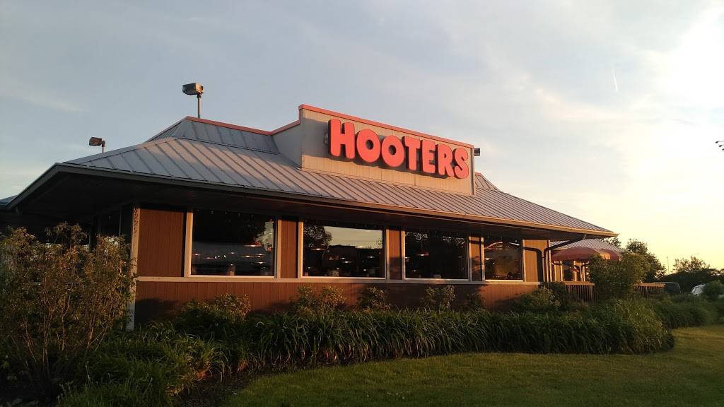 Hooters | meal takeaway | 8225 W Higgins Rd, Chicago, IL 60631, USA | 7737140193 OR +1 773-714-0193