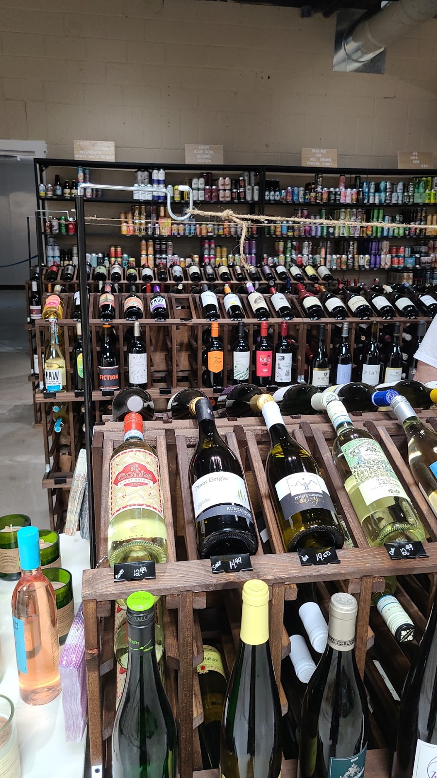 Grapevine Wine Bar and Beer Garden | restaurant | 108 Congress St N, York, SC 29745, USA | 8038029463 OR +1 803-802-9463