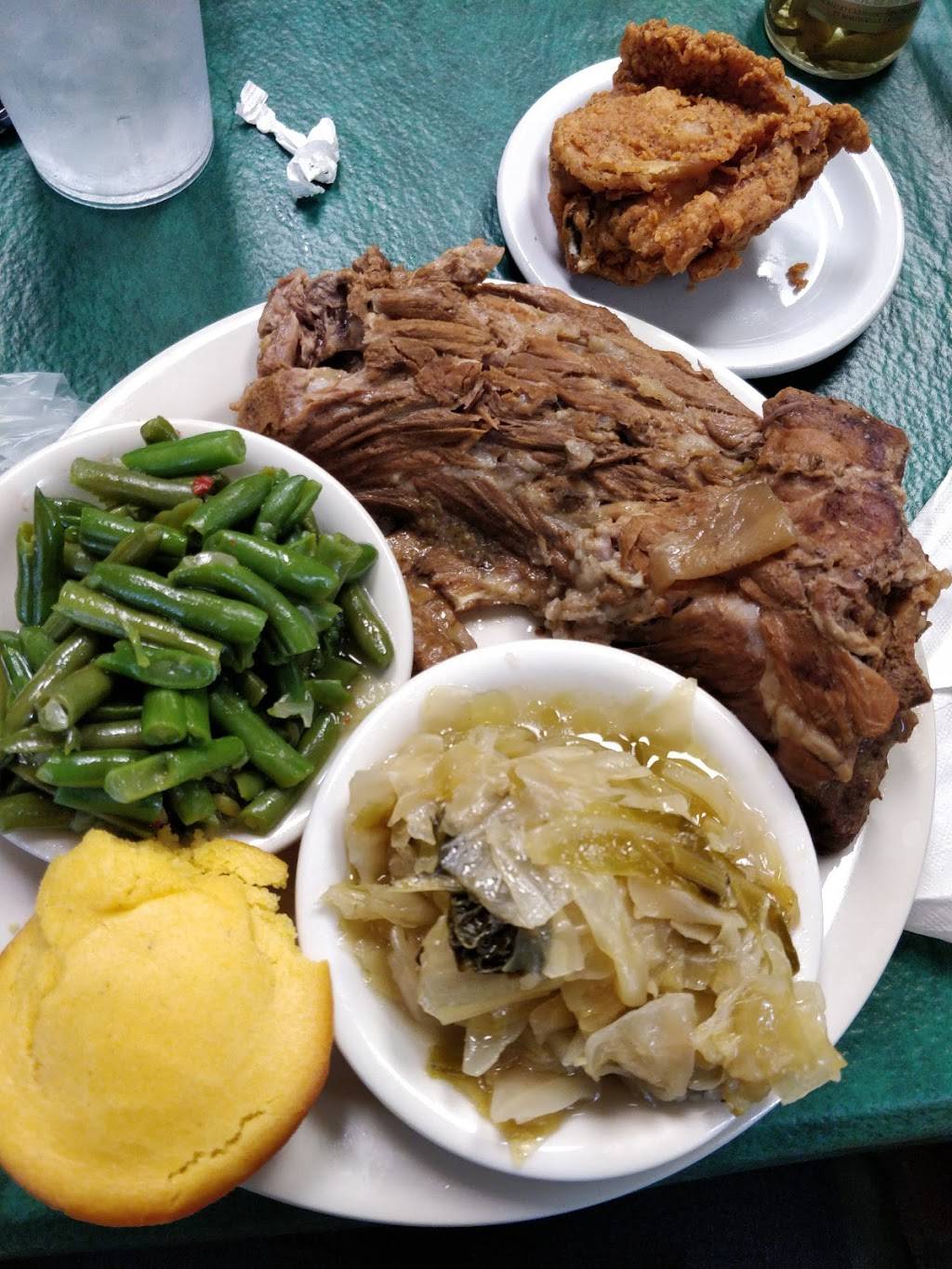 The Four Way Soul Food Restaurant | restaurant | 998 Mississippi Blvd, Memphis, TN 38126, USA | 9015071519 OR +1 901-507-1519