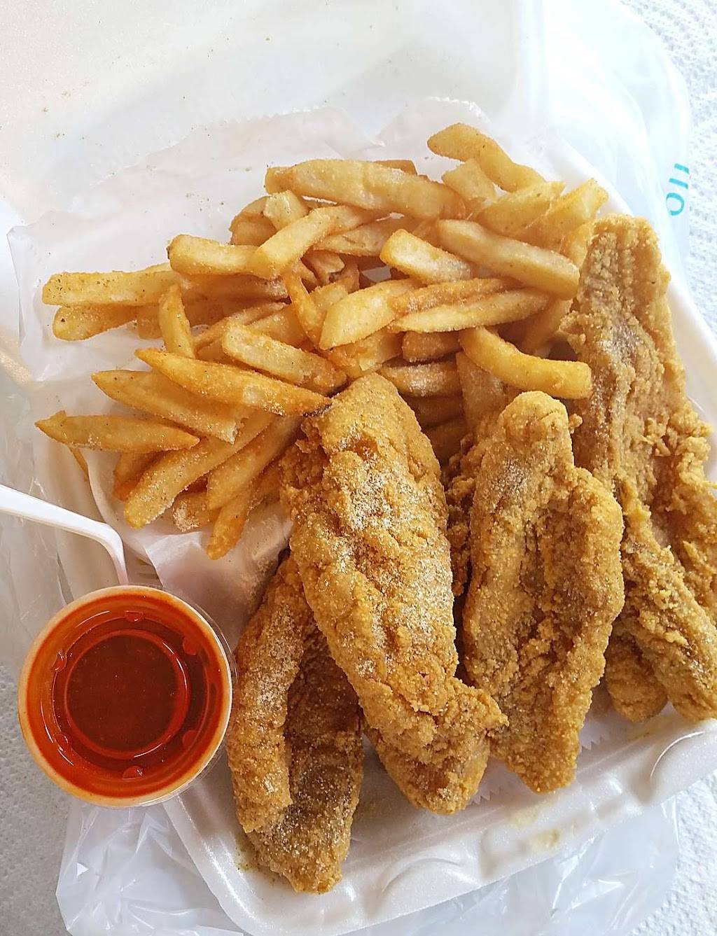 Sharks Fish & Chicken | restaurant | 5048 S Cottage Grove Ave, Chicago, IL 60615, USA | 7735384780 OR +1 773-538-4780