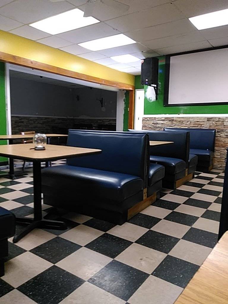 Caribbean Breeze Restaurant and Lounge | restaurant | 1830 W Bancroft St, Toledo, OH 43606, USA | 4194722512 OR +1 419-472-2512