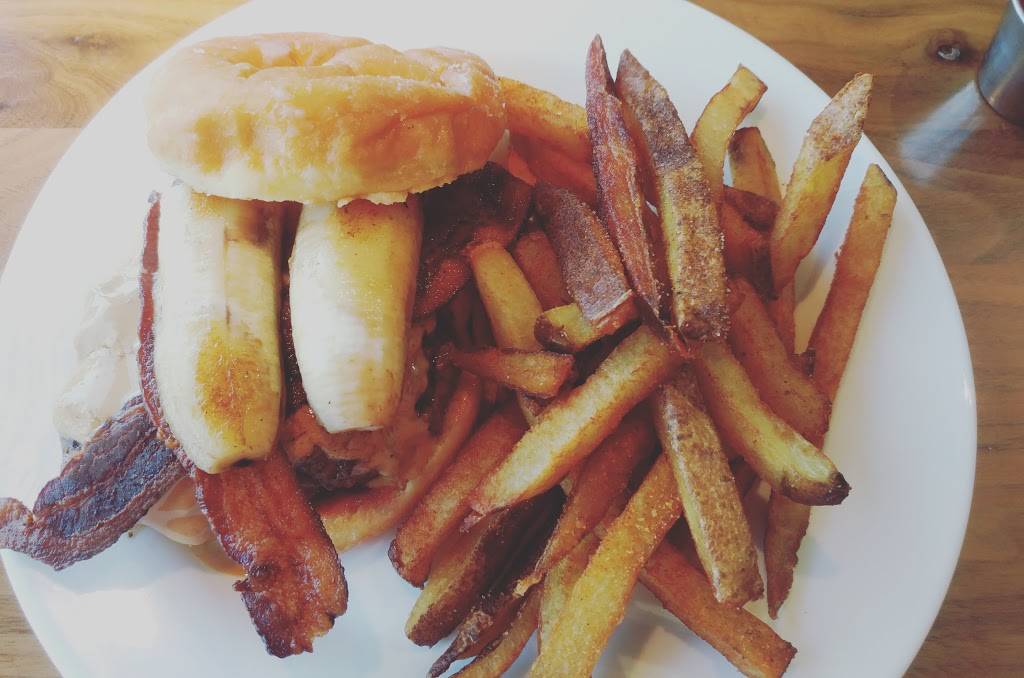 Hy-Vee Market Grille Express | restaurant | 4545 S Noland Rd, Independence, MO 64055, USA | 8163732527 OR +1 816-373-2527