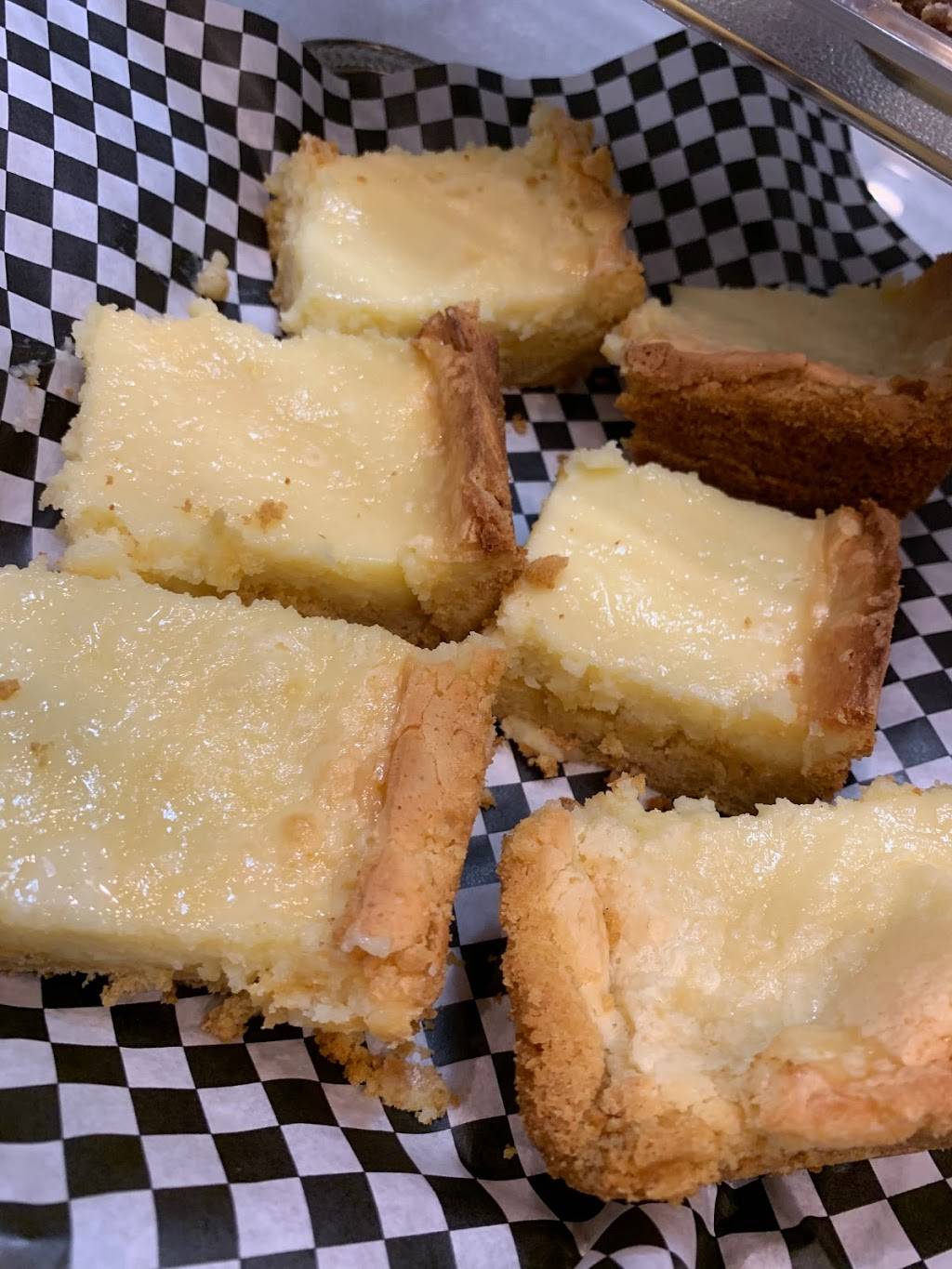 Caddys Cuisine and Catering | restaurant | 221 E Center St, Kingsport, TN 37660, USA | 4237327000 OR +1 423-732-7000