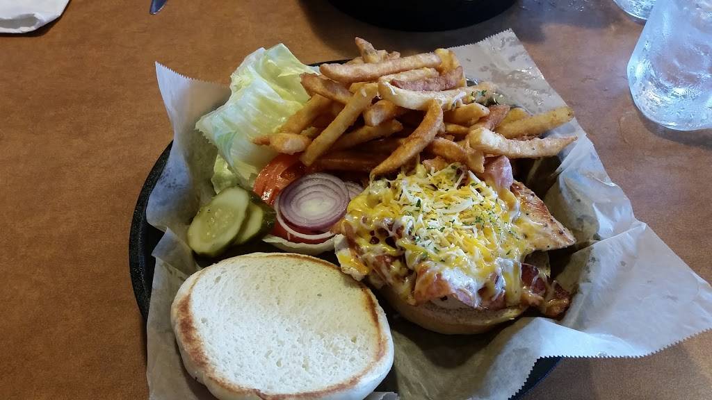 The Grille | restaurant | 424 S 44th St, Mt Vernon, IL 62864, USA | 6182461700 OR +1 618-246-1700