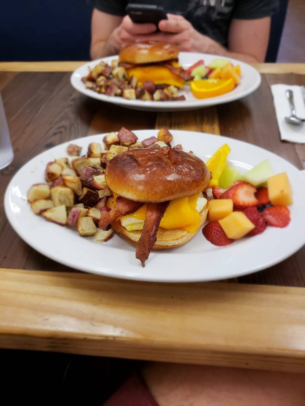 Breakn Eggs Express | restaurant | 1280 Sweet Home Rd #104, Buffalo, NY 14228, USA | 7166886068 OR +1 716-688-6068