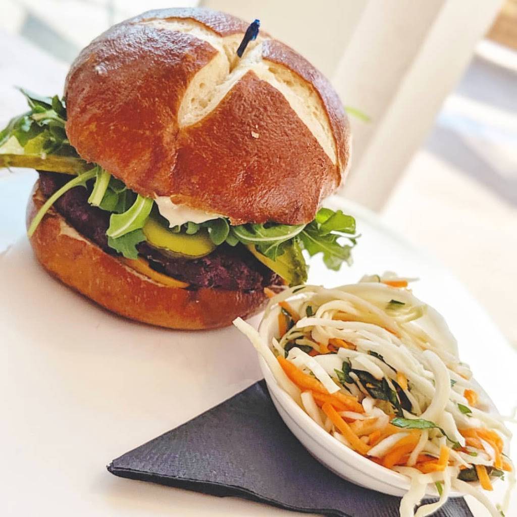 Nourishmoi | restaurant | 229 Lakeshore Rd E, Mississauga, ON L5G 1G8, Canada | 9052745777 OR +1 905-274-5777