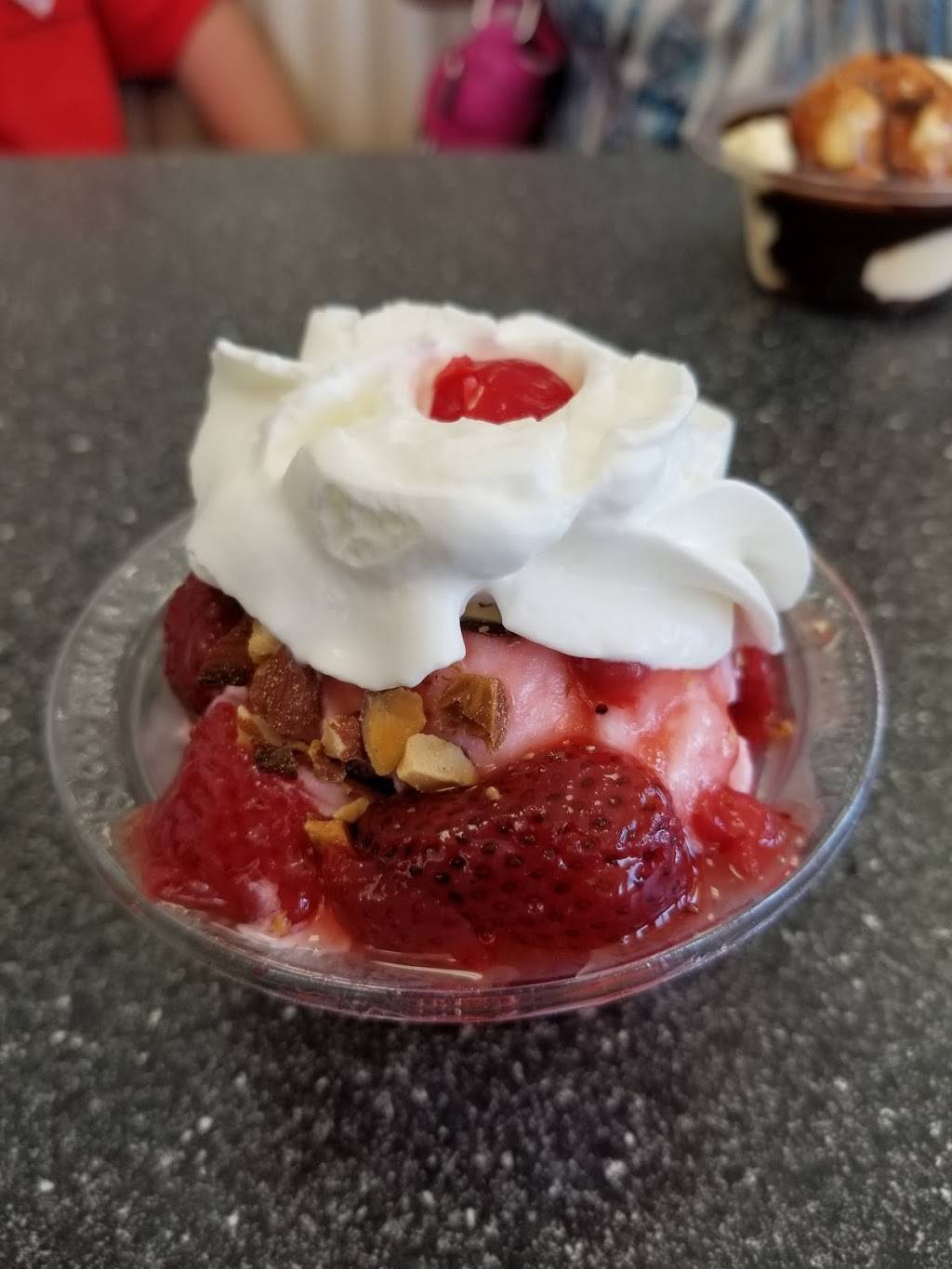 Braums Ice Cream & Burger Restaurant | restaurant | 1428 Independence Pkwy, Plano, TX 75075, USA | 9725961404 OR +1 972-596-1404