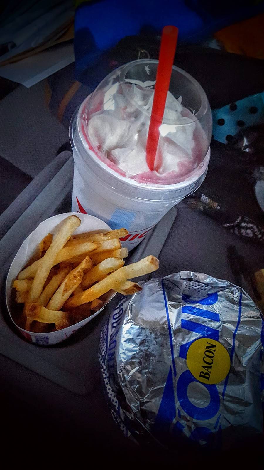 Sonic Drive-In | restaurant | 4305 N Sterling Ave, Peoria, IL 61615, USA | 3096817900 OR +1 309-681-7900