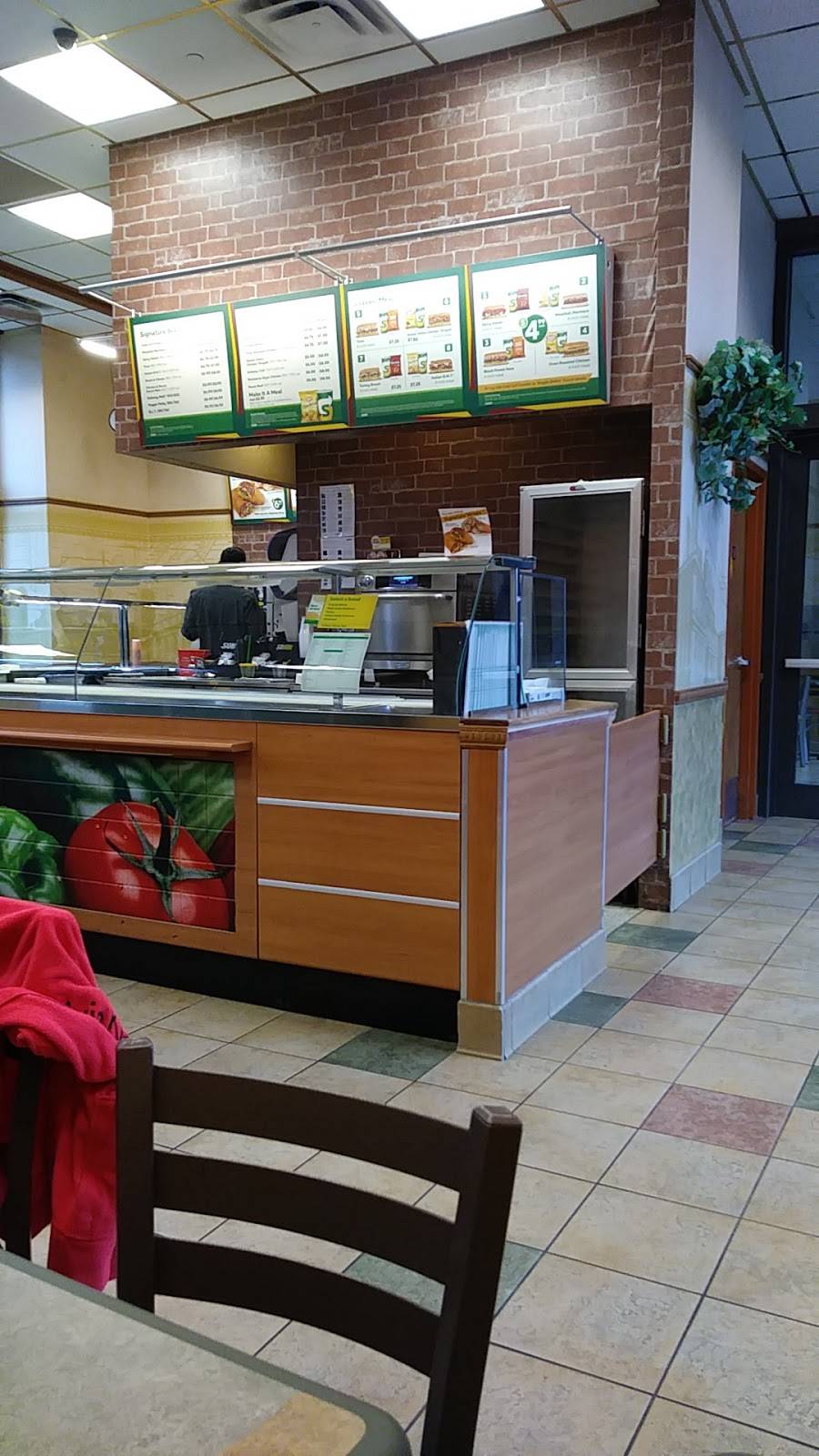 Subway | restaurant | 500 UC MainStreet, Cincinnati, OH 45221, USA | 5135564644 OR +1 513-556-4644