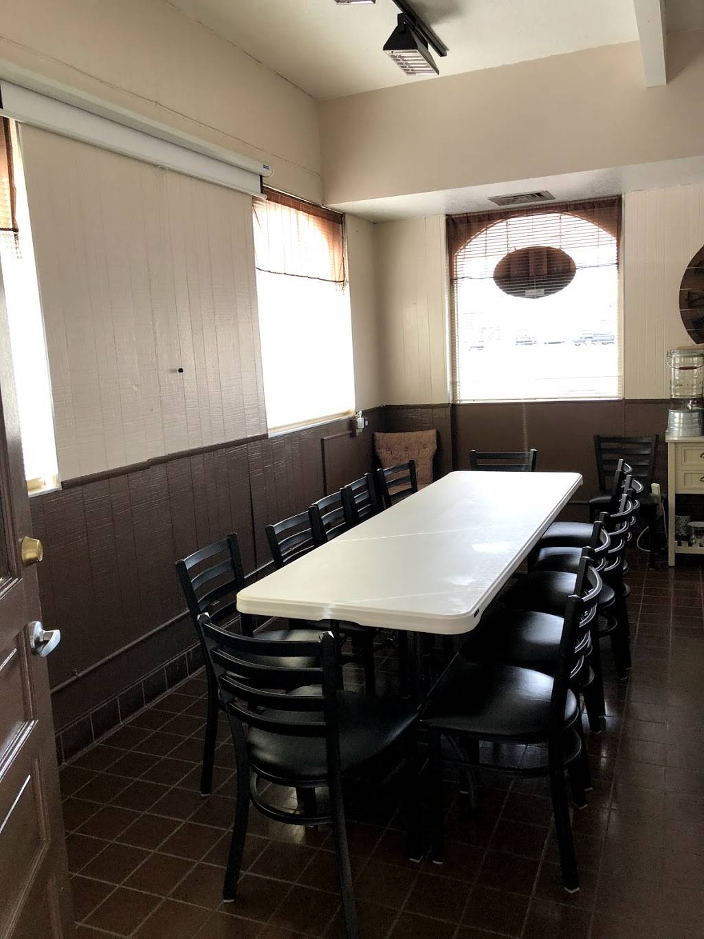 Christees | restaurant | 8600 Indian School Rd NE, Albuquerque, NM 87112, USA | 5052758334 OR +1 505-275-8334