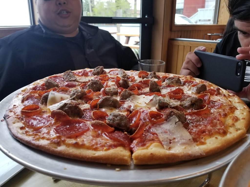 Whitecaps Pizza | restaurant | 8290 N Lake Blvd, Kings Beach, CA 96143, USA | 5305462200 OR +1 530-546-2200