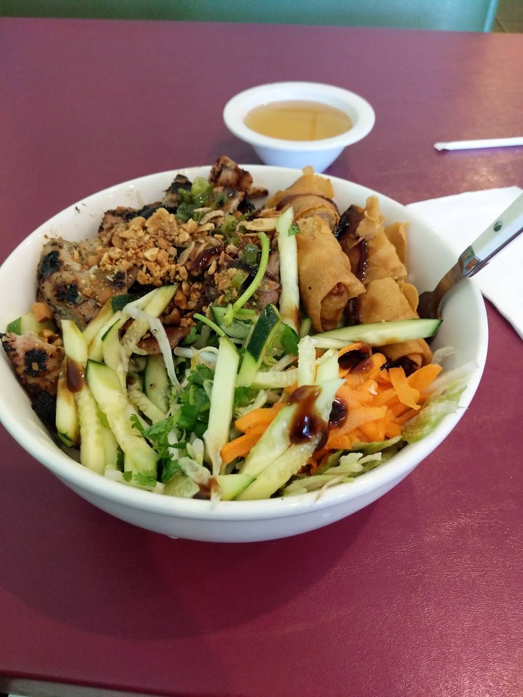 V.Nam Pho | restaurant | 15332 W Bell Rd, Surprise, AZ 85374, USA | 6235942696 OR +1 623-594-2696