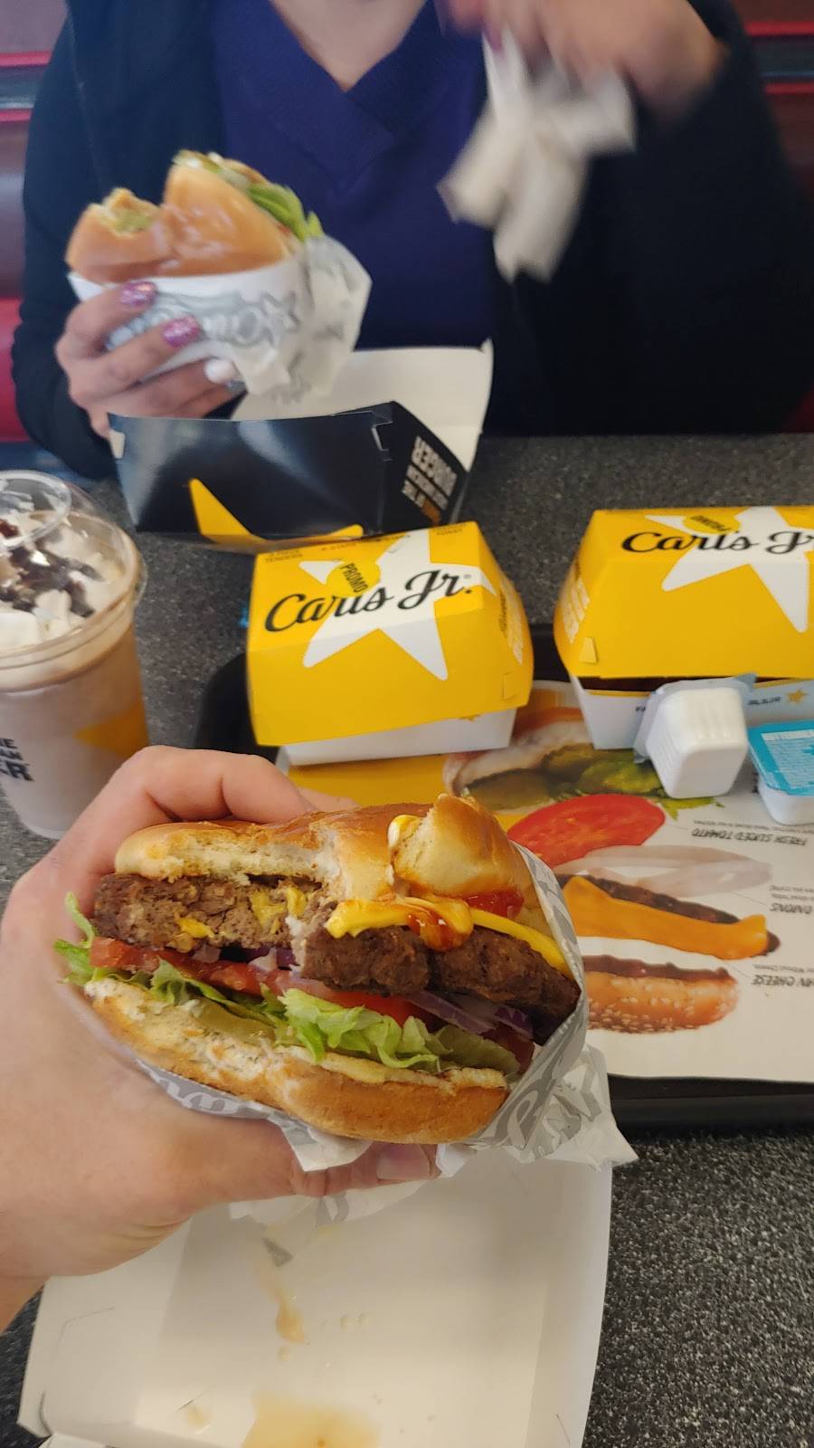 Carls Jr. | restaurant | 3011 Ella Blvd, Houston, TX 77018, USA | 7138639067 OR +1 713-863-9067