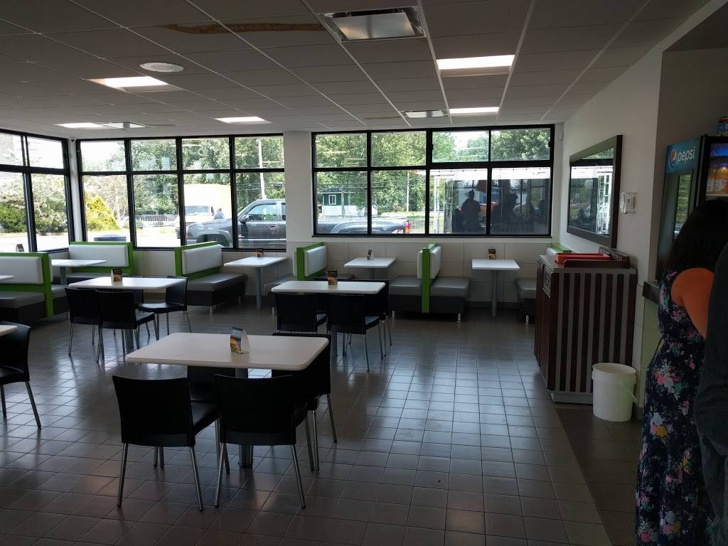 Restaurant Lafleur | restaurant | 1999 Boulevard de Périgny, Chambly, QC J3L 4C3, Canada | 4506560005618 OR +1 450-656-0005 ext. 618