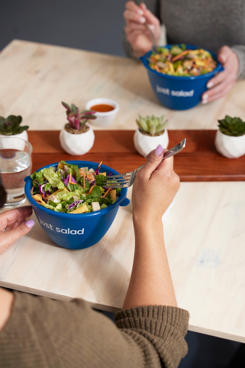 Just Salad | restaurant | 4425 Sharon Rd Suite 195, Charlotte, NC 28211, USA | 7047748200 OR +1 704-774-8200