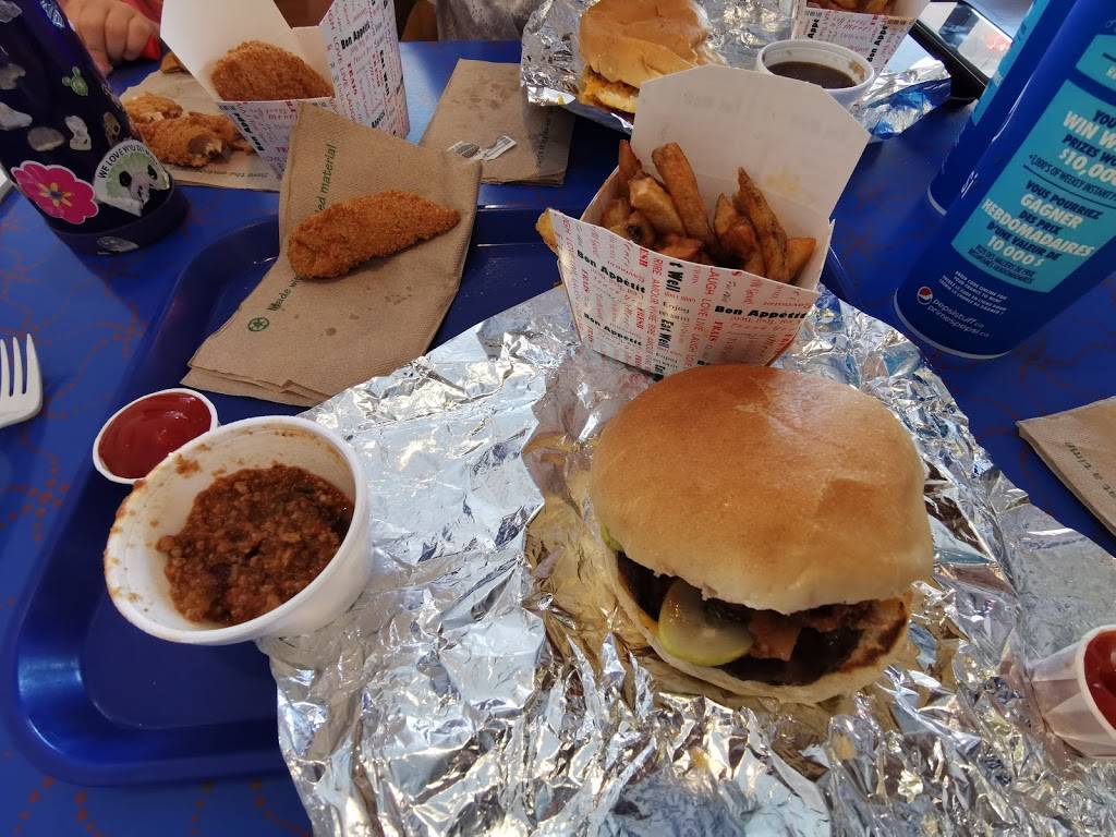 Magoos | restaurant | 4243 Dundas St W, Etobicoke, ON M8X 1Y3, Canada | 4162341148 OR +1 416-234-1148