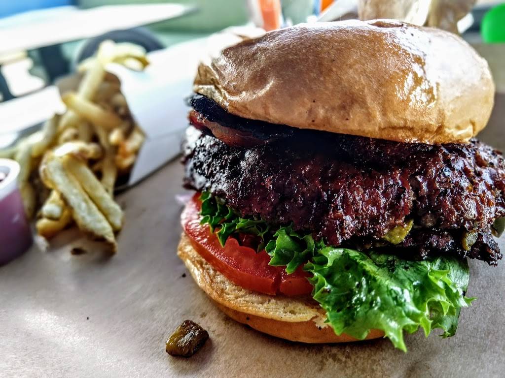 Graze Premium Burgers | restaurant | 5635 E Broadway Blvd, Tucson, AZ 85711, USA | 5203472159 OR +1 520-347-2159