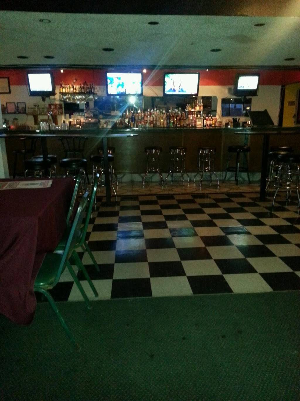 Los Robles Grill | restaurant | 14101 Hawthorne Blvd, Hawthorne, CA 90250, USA | 3106792051 OR +1 310-679-2051