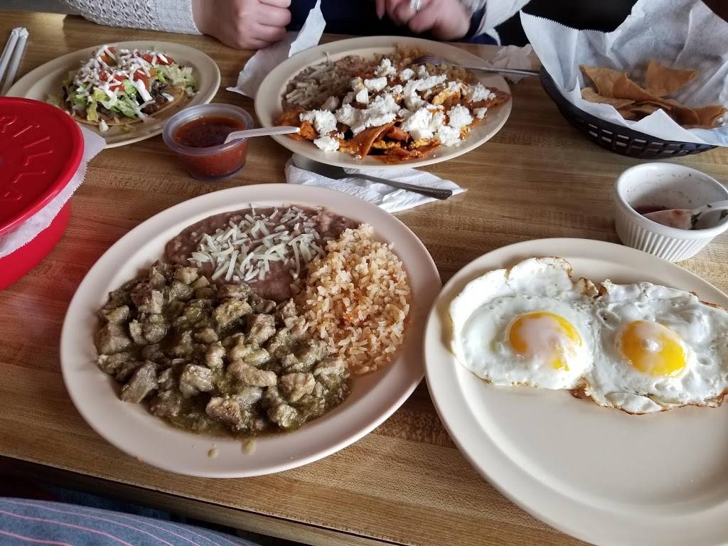 Ramirez Restaurant | restaurant | 8740 S Main St, San Joaquin, CA 93660, USA | 5596932246 OR +1 559-693-2246