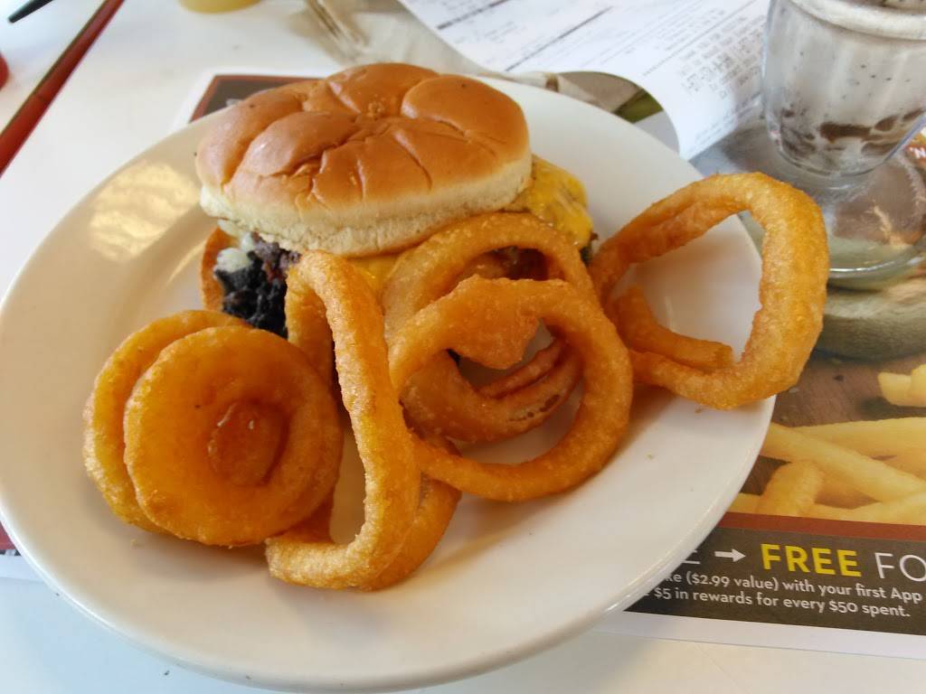 Steak n Shake | restaurant | 9560 Regency Square Blvd N, Jacksonville, FL 32225, USA | 9047255175 OR +1 904-725-5175