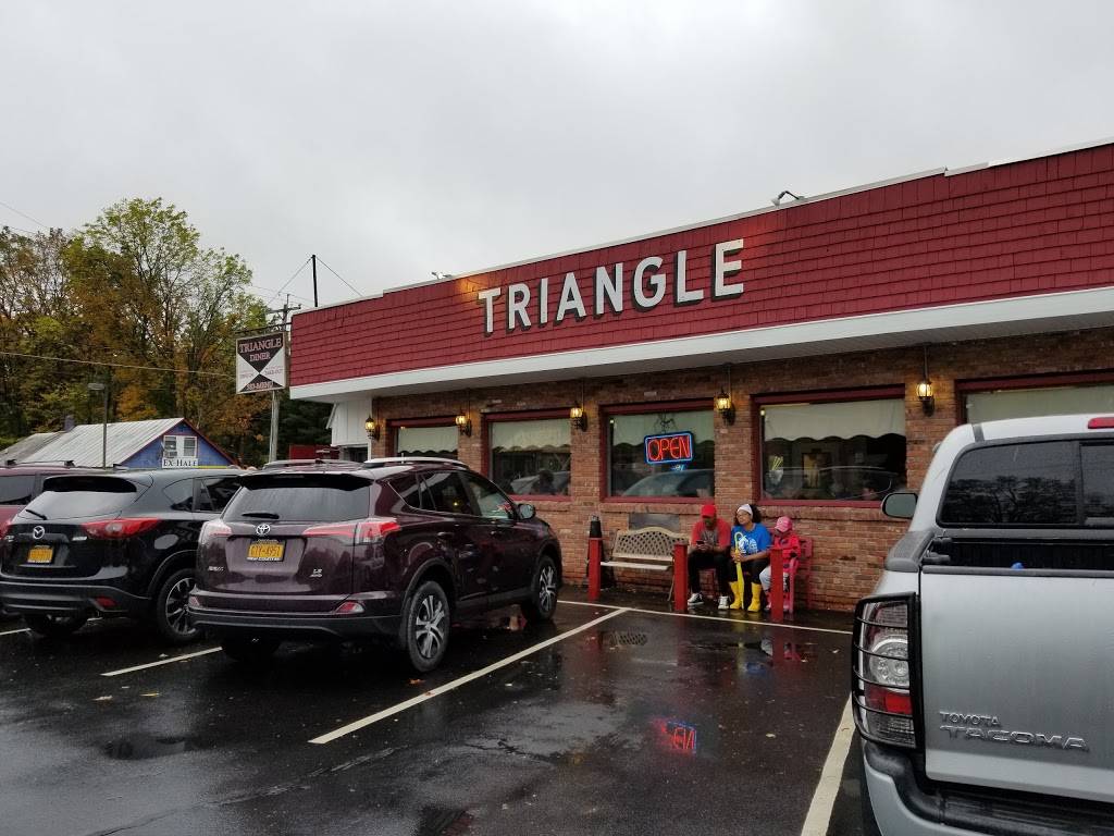 Triangle Diner LLC | restaurant | 400 Maple Ave, Saratoga Springs, NY 12866, USA | 5185836368 OR +1 518-583-6368